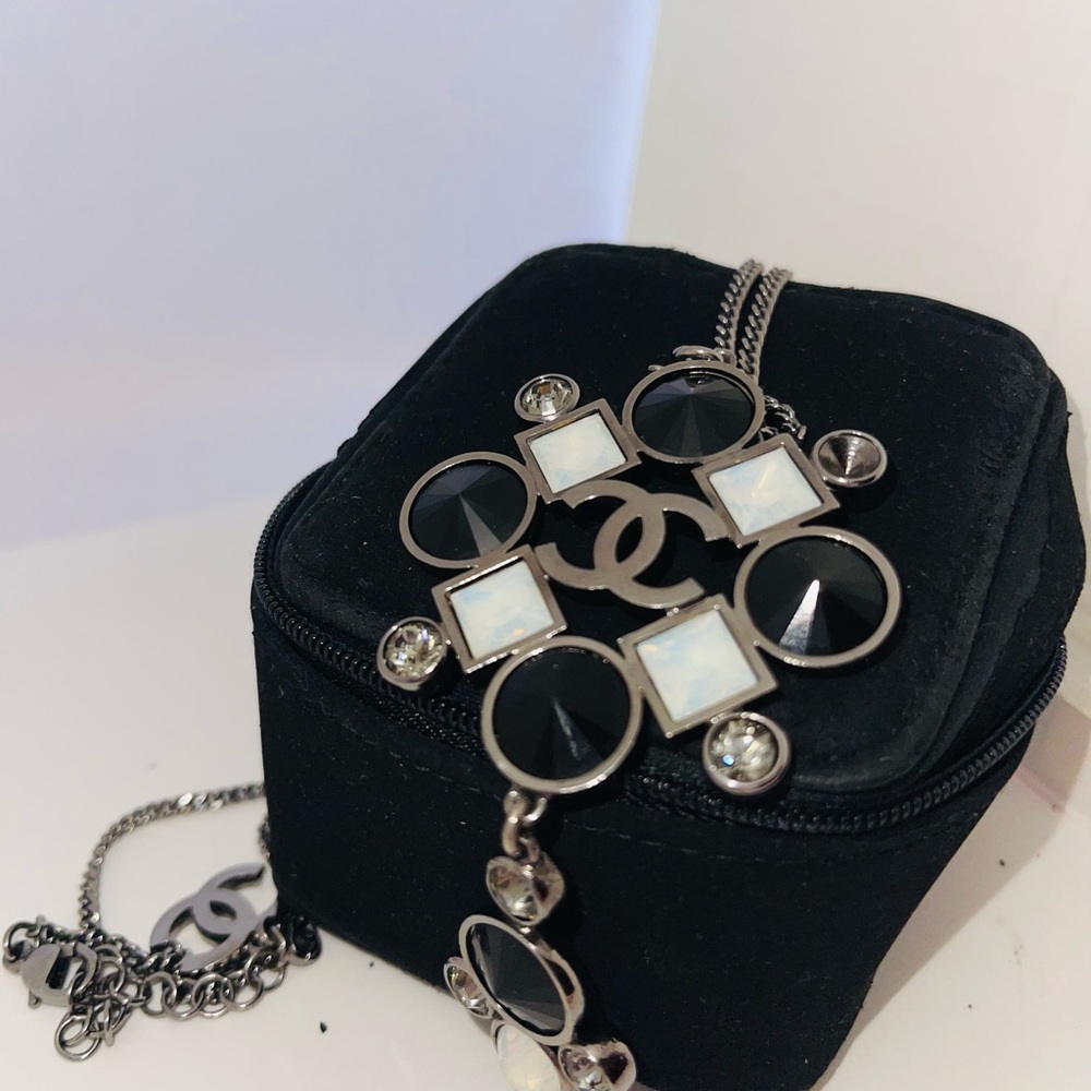 Chanel necklace (long)